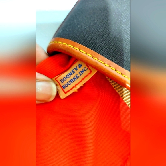 DOONEY & BOURKE TOTE - Picture 11 of 14